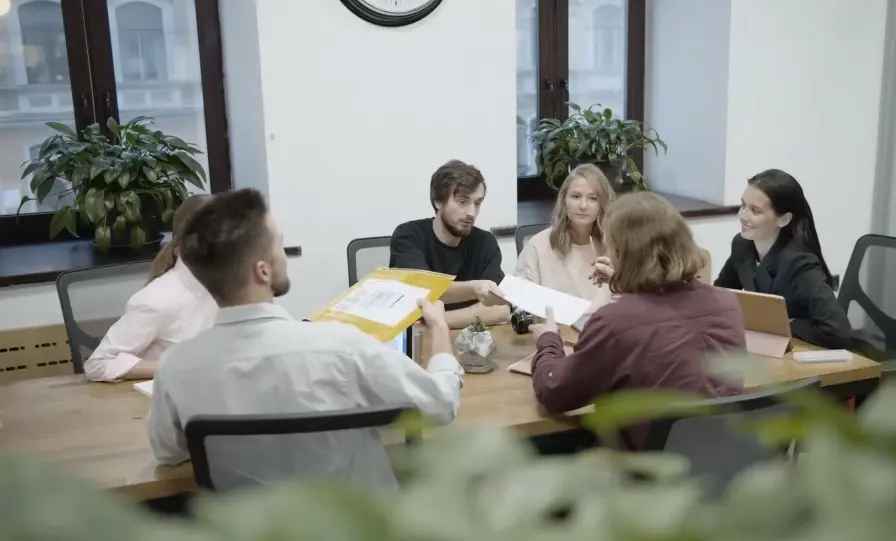 Nuestro equipo de profesionales trabajando para las Beca Rita Cetina y Benito Juárez
