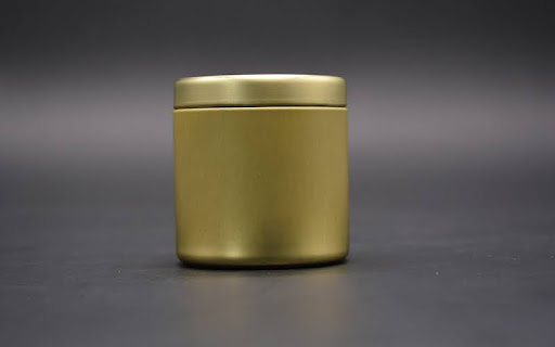 What major buyer pain points does candle tins customization solve?